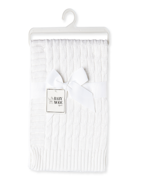 Baby Mode White Cable Knit Receiving Blanket