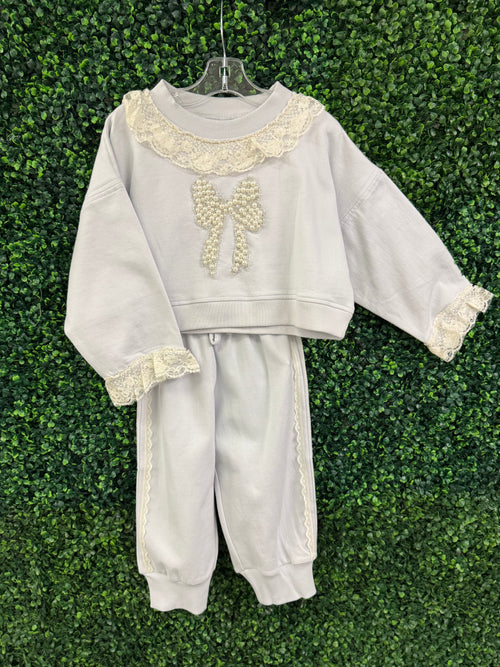 Oh La La Couture Girls’ Lavender Lace Trimmed Pearl Bow Set