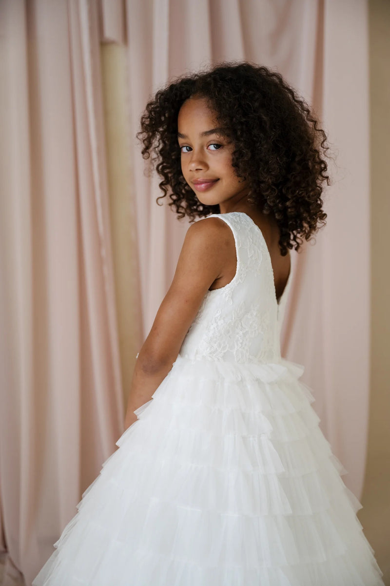 Teter Warm Off Sleeveless and Tiered Lace Gown SK42