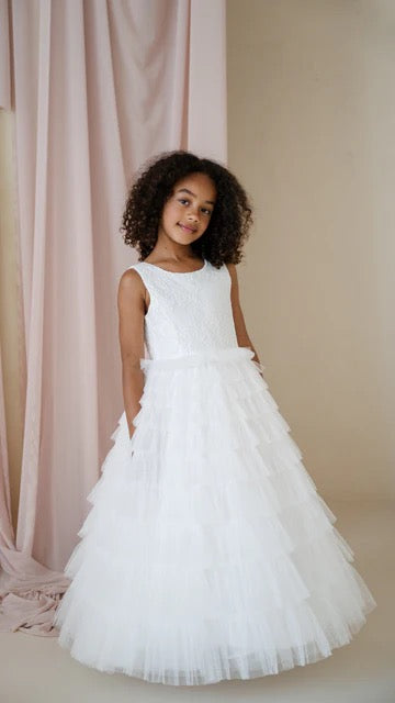 Teter Warm Off Sleeveless and Tiered Lace Gown SK42